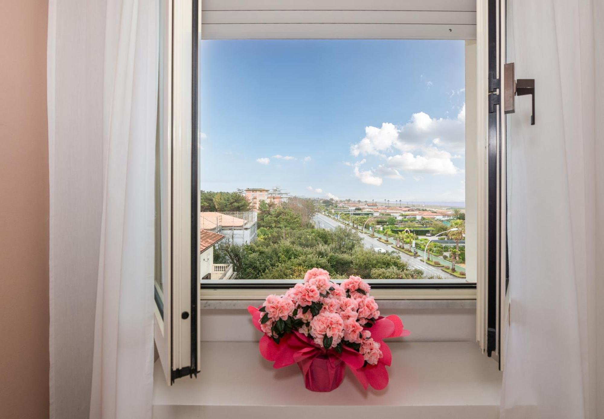 Hotel Happy Marina di Pietrasanta Luaran gambar